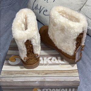 Makalu Faux Sueded Fur Chestnut Lace Up Boots